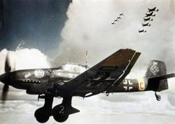 avion Stuka en formation pendant la campagne de France