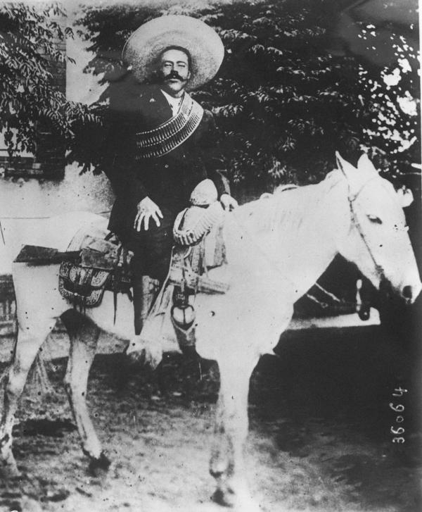 Général Pancho Villa, victorieux chef des forces constitutionnelles du nord du Mexique
